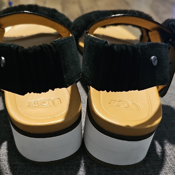 UGG Le Fluff Black Fuzzy Platform Sandals Summer Women Size 9.5 Casual Beach - Picture 11 of 13